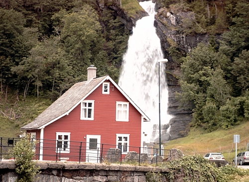 Wasserfall bei Bergen